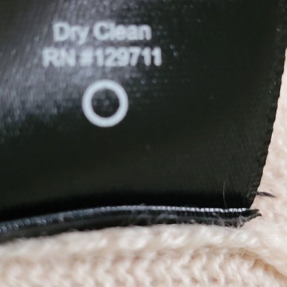 Jenni Kayne Flynn V-Neck Cashmere Sweater in Light Oatmeal - Picture 15 of 15